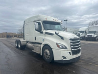 2019 Freightliner T12664ST