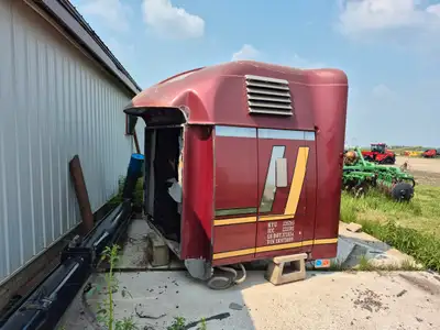 2001 Western Star Sleeper Call Chester Bartel 204 746 5471 or Lynn Bartel 204 746 5555 For more Farm...