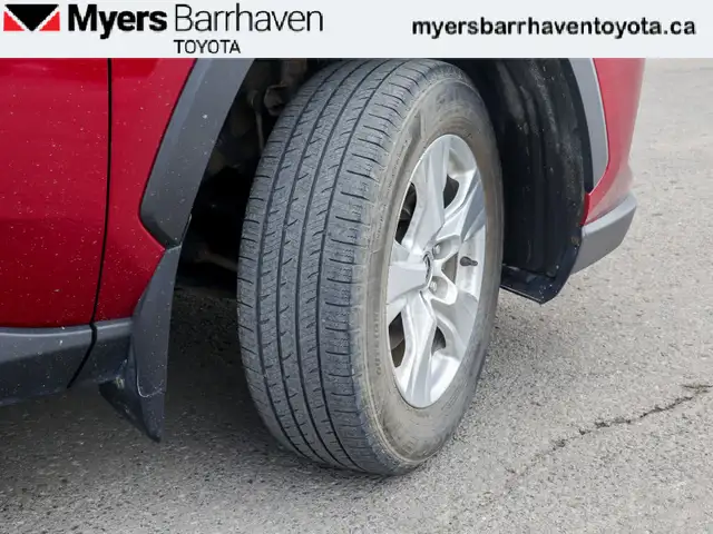 2021 Toyota RAV4 XLE AWD - Sunroof - Power Liftgate in Cars & Trucks in Ottawa - Image 8