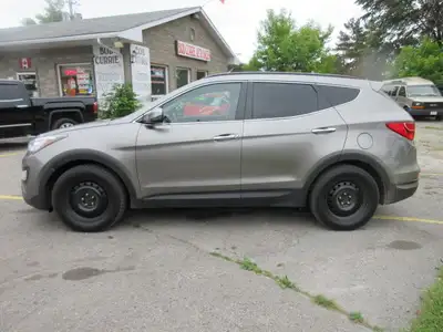 2014 HYUNDAI SANTA FE SPORT LUXURY ALL WHEEL DRIVE COMES WITH 4 BRAND NEW ALL SEASON TIRES ON ALLOYS...