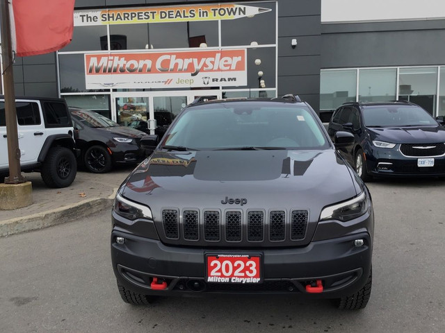  2023 Jeep Cherokee TRAILHAWK 4X4, TRAILER TOW, NAVIGATION, SUNR in Cars & Trucks in Oakville / Halton Region - Image 2