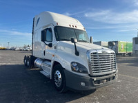 2020 Freightliner X12564ST