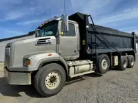 2022 Western star 4700SB Tri Axle Dump Truck *Automatic!!