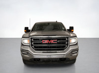 Backed by robust capability, our used 2018 GMC Sierra 1500 SLE Crew Cab short box 4X4 is boldly desi... (image 7)
