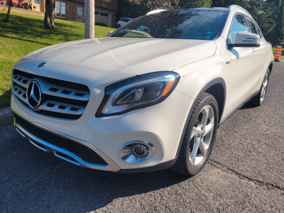 2018 Mercedes-Benz GLA 250 4Matic Premium - Jamais Accidenté, comme neuf - Toit Pano, Apple Car Play