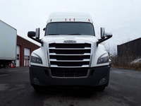 Ryder Stock ID: 865201 Transmission Type/Speed: Auto 12 Engine: DIESEL DD15 GHG'17 475/1650 Horse Po... (image 1)
