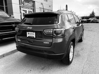 This Jeep Compass has a dependable Regular Unleaded I-4 2.4 L/144 engine powering this Automatic tra... (image 3)