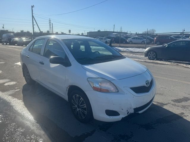 2009 Toyota Yaris in Cars & Trucks in City of Montréal - Image 3