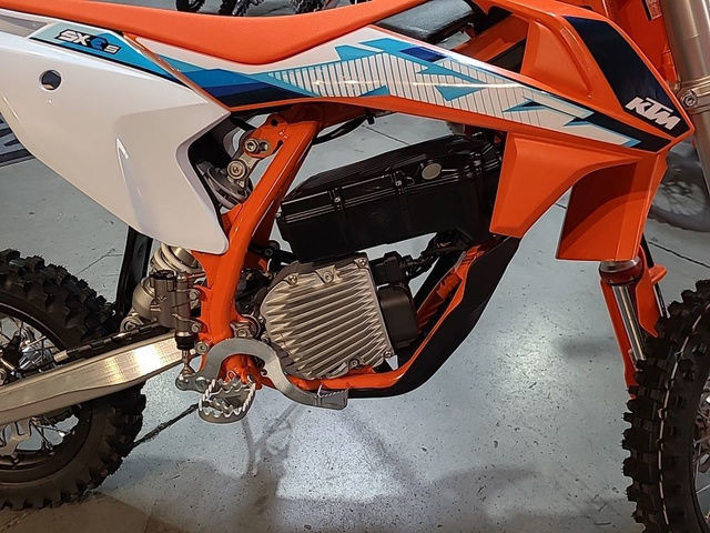 2024 KTM SX-E 5 in Street, Cruisers & Choppers in Calgary - Image 2