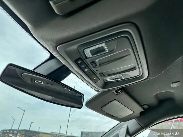 2021 GMC Sierra 1500 Elevation 5.3L Crew Cab | Heated Seats And in Cars & Trucks in Winnipeg - Image 17