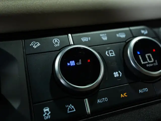 2023 Land Rover Defender 110 SE/PANO/360 CAM/MERIDIAN/CARPLAY/CL in Cars & Trucks in Mississauga / Peel Region - Image 40