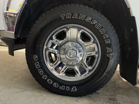 This Ram 2500 is equipped with: Cloth Front 40/20/40 Bench Seat, Radio: Uconnect 5 Nav w/8.4 Display... (image 9)