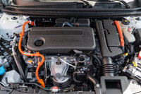 Brake Assist,ABS,Tires - Front Performance,Front Wheel Drive,4-Wheel Disc Brakes,Tires - Rear Perfor... (image 8)