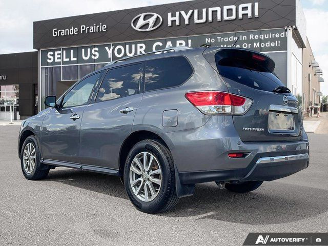 2016 Nissan Pathfinder SV | AWD | Heated Steering Wheel in Cars & Trucks in Grande Prairie - Image 4