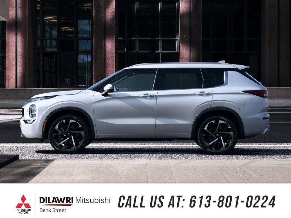 2023 Mitsubishi Outlander SE
