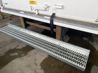 FORD E-450 CUBE 16 PIEDS 176 WB MOTEUR 7.3L DIFFERENTIEL 4.56 BLANC 14,000 GVWR PACKAGE EN PARFAITE... (image 9)
