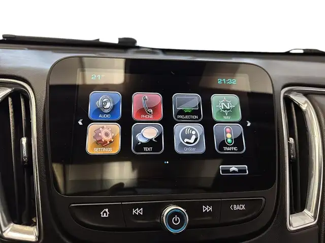 2018 Chevrolet Malibu Premier 2,0 Turbo Toit pano Cuir Audio Bos in Cars & Trucks in Laval / North Shore - Image 28