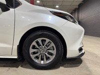 Blizzard Pearl Exterior On Chateau Leather Interior. Single Owner, Local Ontario Vehicle, Balance Of... (image 7)