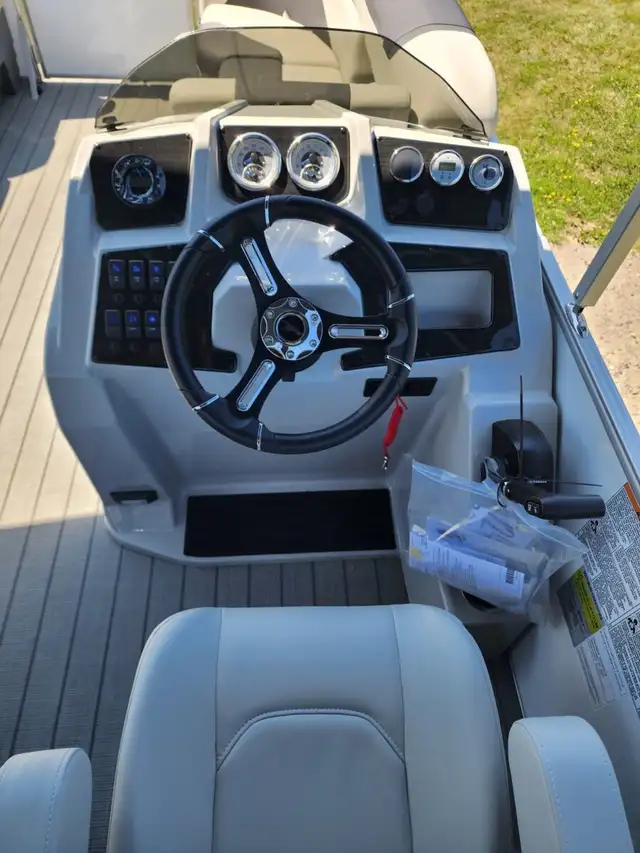 2023 Sunchaser Geneva 20 LR PSB Complete Pontoon Package in Powerboats & Motorboats in Ottawa - Image 7