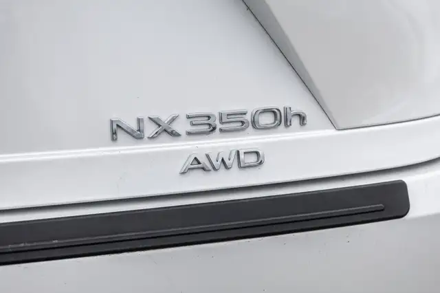 2022 Lexus NX NX 350h / camera / bluetooth / volant chauffant Bi in Cars & Trucks in Laval / North Shore - Image 14