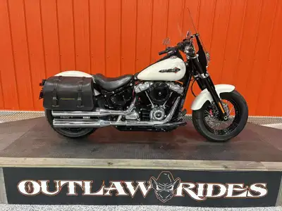 This beautiful 2019 Softail Slim is the perfect all around cruiser! With it's low seating position i...