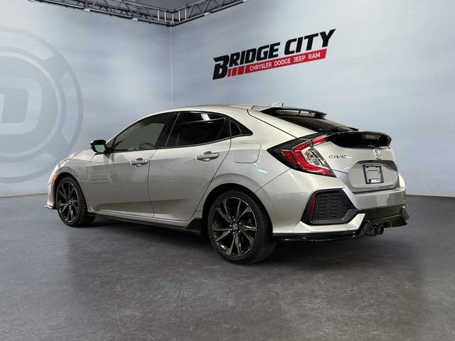 2017 Honda Civic Sport - Sunroof - Proximity Key in Cars & Trucks in Lethbridge - Image 3