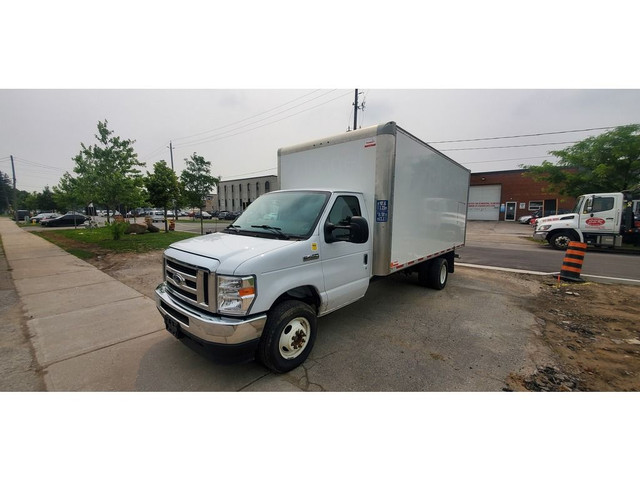  2021 Ford E-450 E-450 - 16Ft Box - 7.3L V8 Gas - Btooth/Camera in Cars & Trucks in City of Toronto - Image 3