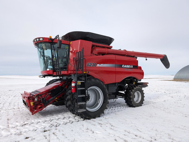 2013 Case IH AFS Class 8 Combine 8230 in Farming Equipment in Regina