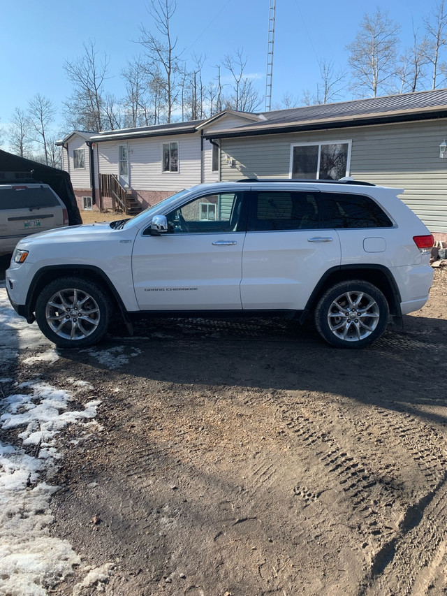 2014 Jeep Grand Cherokee Overland in Cars & Trucks in Winnipeg - Image 3