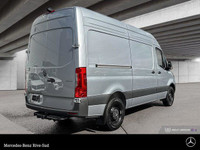 Mercedes-Benz Rive-Sud, la destination Mercedes-Benz par excellence. Bienvenue en première classe. D... (image 4)