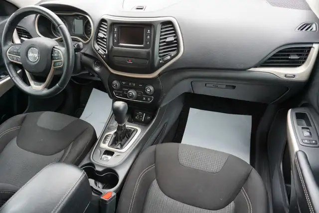 2017 Jeep Cherokee in Cars & Trucks in Oakville / Halton Region - Image 14