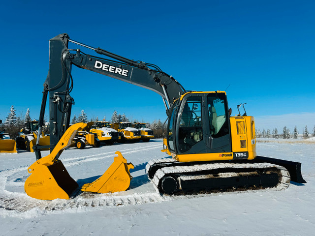 2016 DEERE 135G EXCAVATOR  in Heavy Equipment in Calgary - Image 2