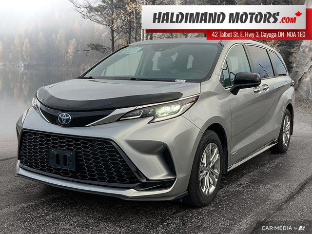 2021 Toyota Sienna XSE in Cars & Trucks in Hamilton