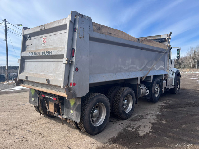 2019 International HX120 Tri Axle Dump Truck LOW KM/ WARRANTY in Farming Equipment in Sudbury - Image 4
