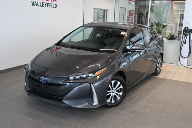 2020 Toyota PRIUS PRIME in Cars & Trucks in West Island - Image 2