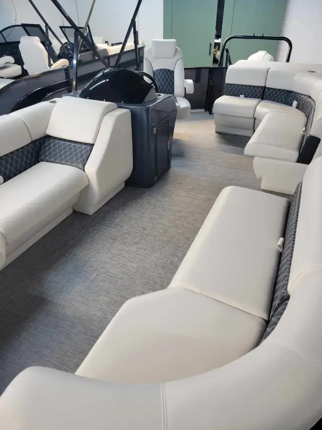 2025 Avro 21 Foot Tritoon with 140HP in Powerboats & Motorboats in City of Toronto - Image 12