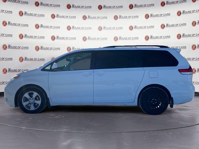  2011 Toyota Sienna 5dr V6 LE 7-Pass FWD Mobility in Cars & Trucks in Lethbridge - Image 2