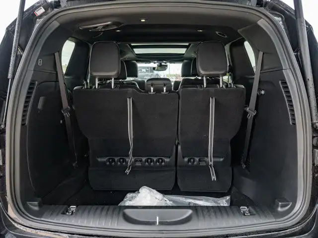 2025 Chrysler Pacifica Select in Cars & Trucks in Barrie - Image 9