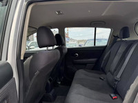 2012 nissan versa S automatique air climatisé froide avec navigation gps Bluetooth pour le téléphone... (image 9)