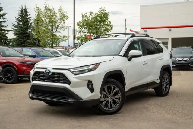 2024 Toyota RAV4 Hybrid XLE dans Autos et camions dans Ville d’Edmonton - Image 11