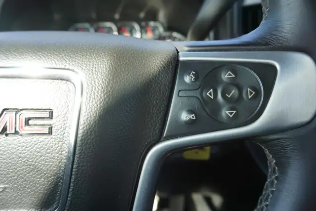 2015 GMC Sierra 2500HD in Cars & Trucks in Oakville / Halton Region - Image 33