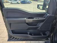 2022 Ford F-150 Supercrew 4x4 XLT with the 3.5L Ecoboost only 69,000kms on this unit! Front Bucket S... (image 8)
