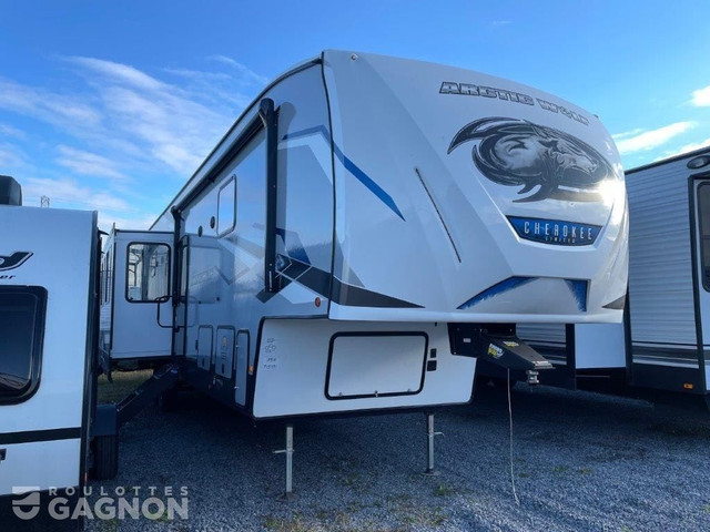 2023 Arctic Wolf 3810 Suite Fifth Wheel in Travel Trailers & Campers in Lanaudière