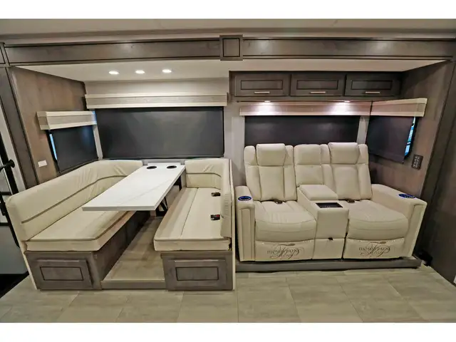 2025 Forest River Georgetown 5 Series Gt5 34H5 3 extensions 2025 in RVs & Motorhomes in Laval / North Shore - Image 14