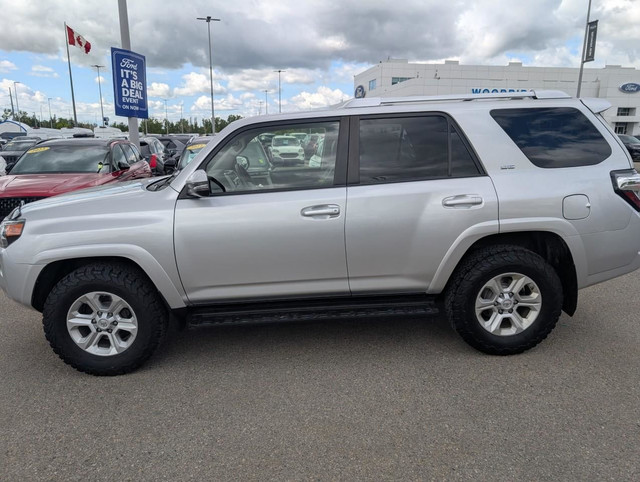 2014 Toyota 4Runner SR5 V6 4.0L, SUNROOF, LEATHER HEATED SEAT... in Cars & Trucks in Calgary - Image 2