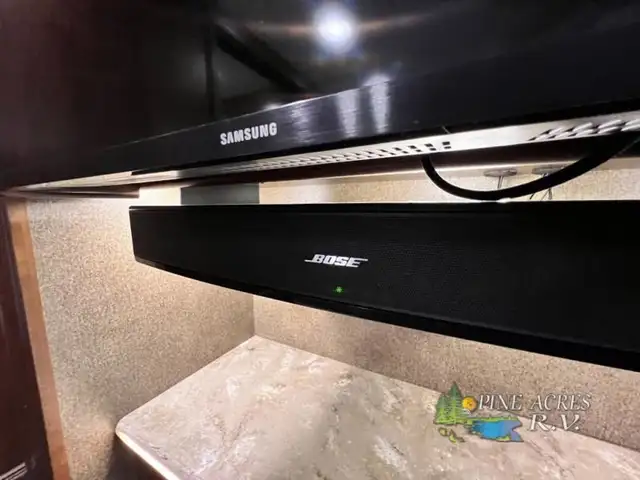 2016 Entegra Coach Anthem 42RBQ 42 Miles All New Tires ! in RVs & Motorhomes in Moncton - Image 56