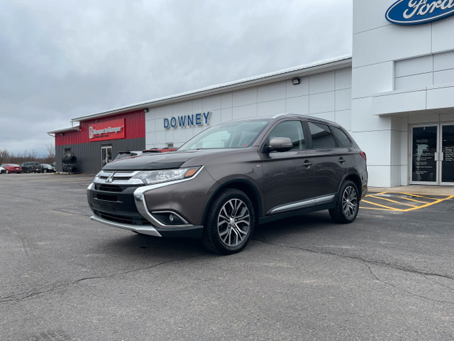  2018 Mitsubishi Outlander SE in Cars & Trucks in Saint John