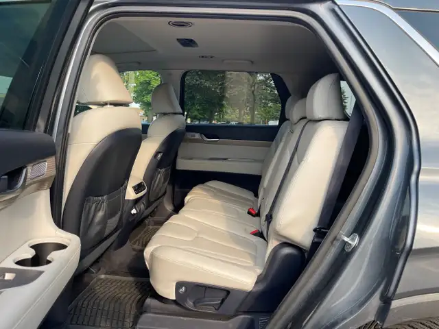 2021 Hyundai Palisade Luxury 8 Passenger leather seats with h... in Cars & Trucks in London - Image 7