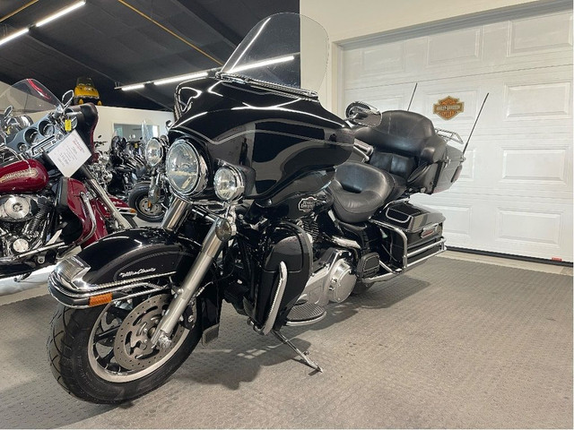  2008 Harley-Davidson Electra Glide CANADIAN ULTRA CLASSIC/FINAN in Touring in North Bay - Image 4