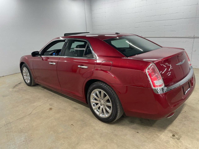 2012 Chrysler 300 4dr Sdn V6 Limited RWD in Cars & Trucks in Guelph - Image 4